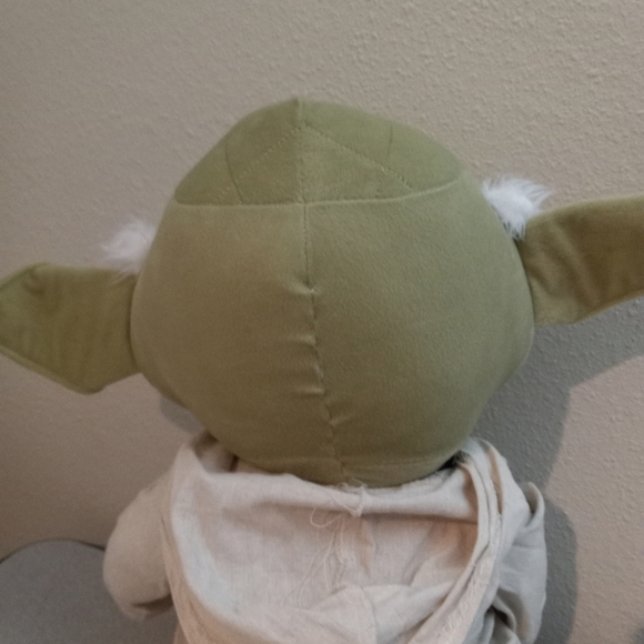 Star Wars Yoda With Pumpkin  Halloween Decoration/Plush 19"Tall,18" Ear to Ear. - Picture 8 of 13